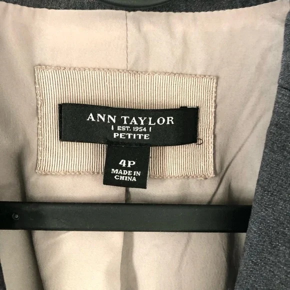 Ann Taylor Gray Women's Blazer - Picture 2 of 4